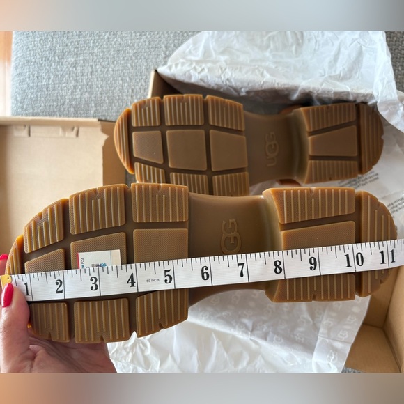 UGG Ashton Toast Platform Sandals - Size 9 - Brand New in Box - Picture 11 of 16